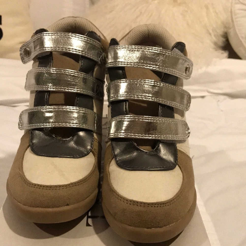 Stuart Weitzman’s Children Wedge Shoes